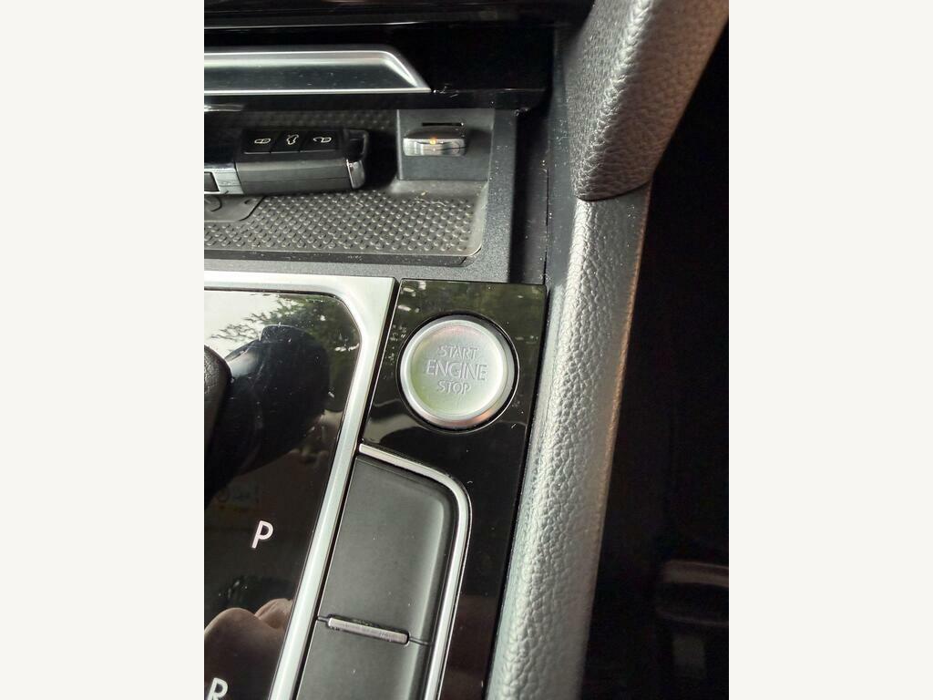 Volkswagen Passat 2.0 Tdi Scr 190 Gt Panoramic Roof Black #30