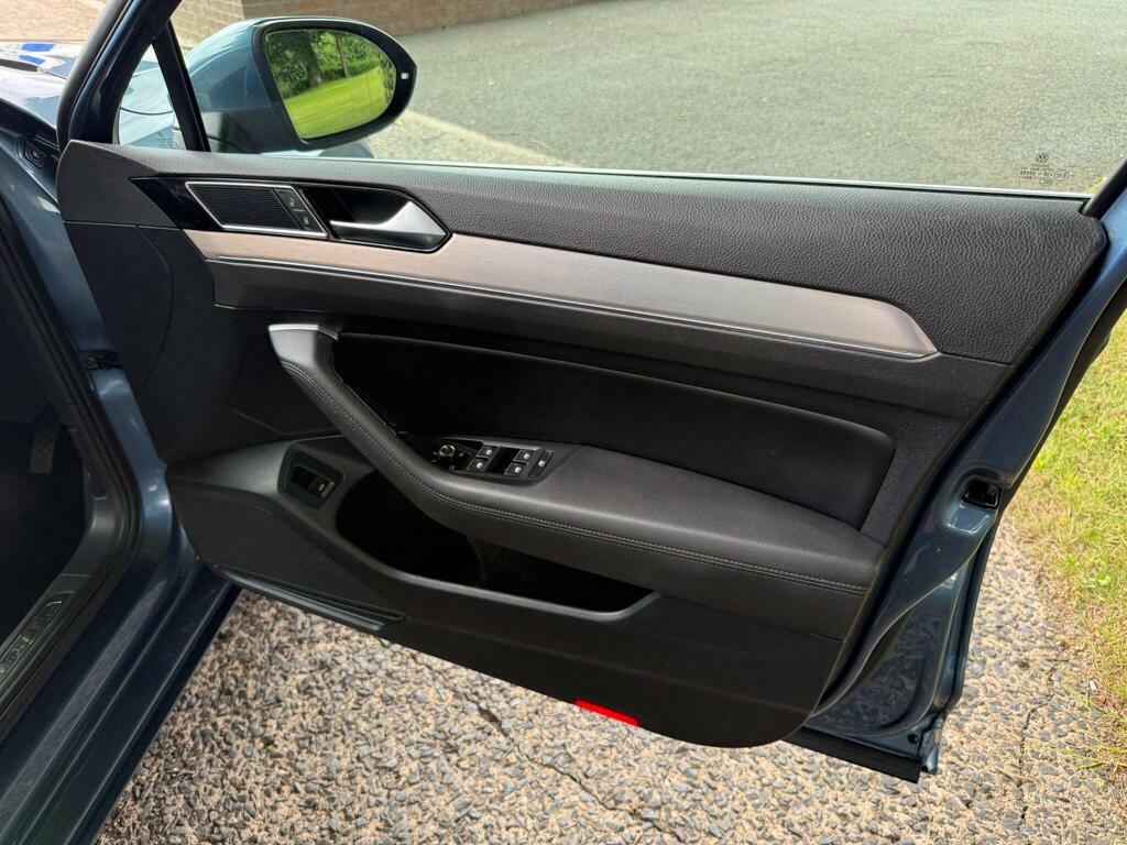 Volkswagen Passat 2.0 Tdi Scr 190 Gt Panoramic Roof Black #17