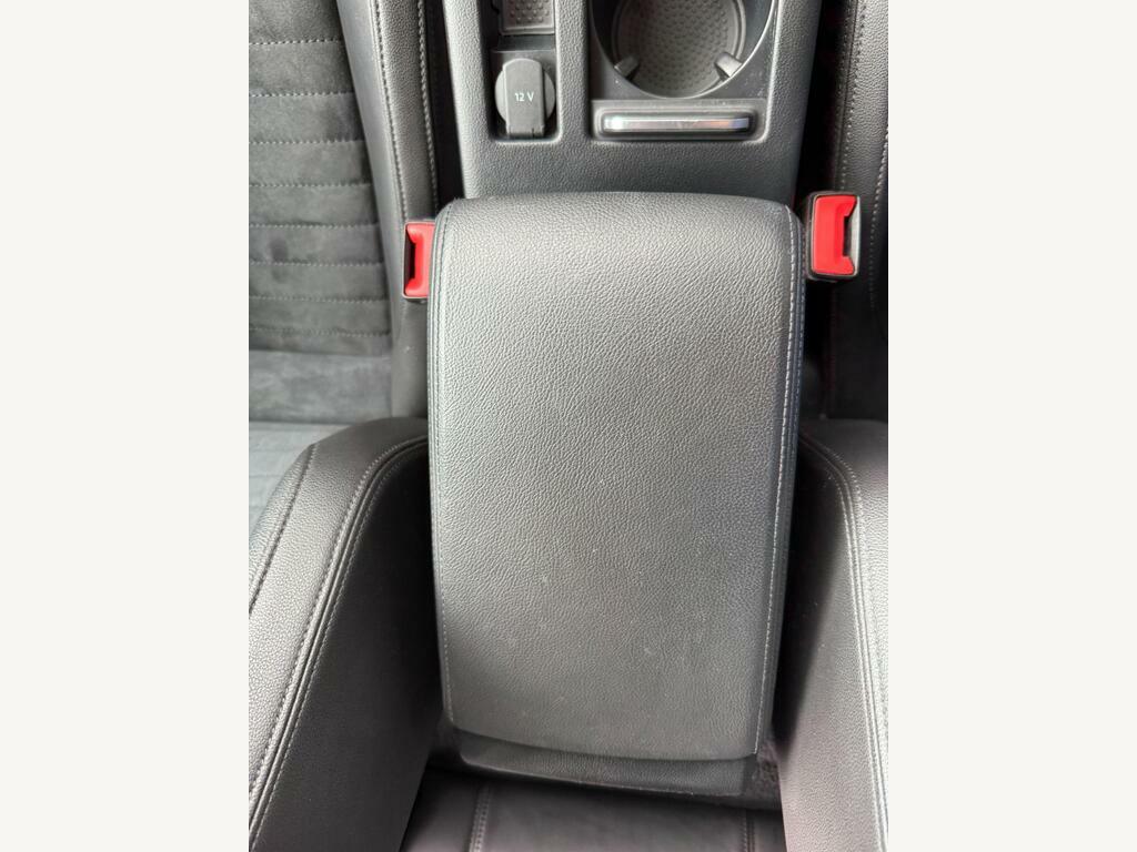 Volkswagen Passat 2.0 Tdi Scr 190 Gt Panoramic Roof Black #32