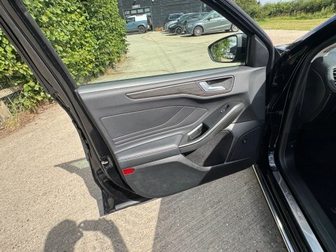 Ford Focus 2.0 Ecoblue Vignale EN69UBF Black #2