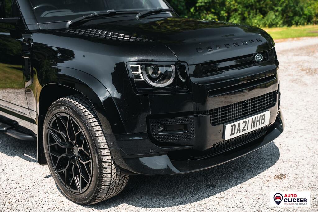 Land Rover Defender 90 Se Black #3