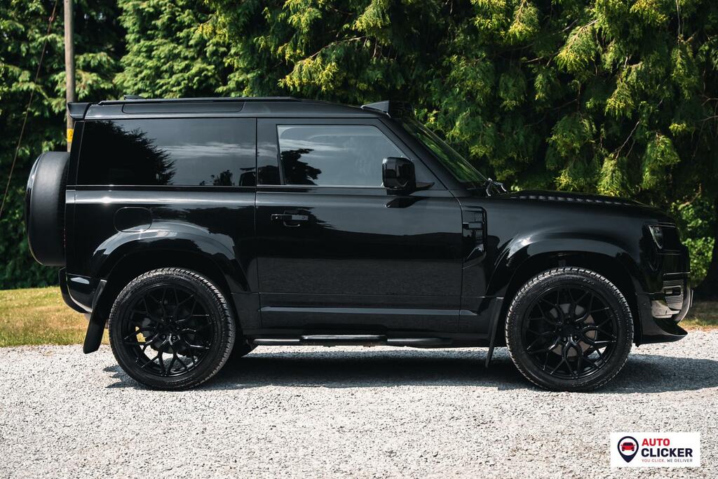 Land Rover Defender 90 Se Black #4