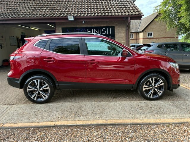 Nissan Qashqai 1.2 Dig-t N-connecta Suv Euro 6 FX68ZWL Red #4