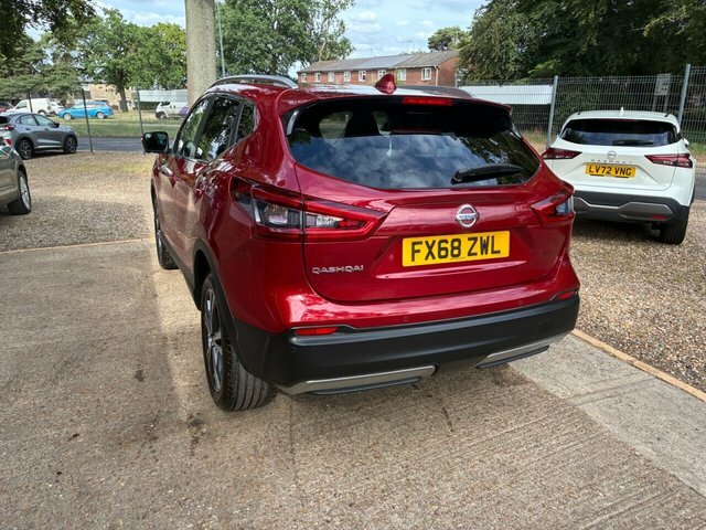 Nissan Qashqai 1.2 Dig-t N-connecta Suv Euro 6 FX68ZWL Red #5