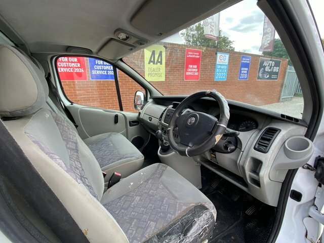 Vauxhall Vivaro 2900 Dti Fwd L1 White #2