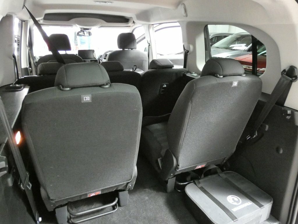 Vauxhall Combo-e Life 50Kwh Design Mpv 7.4Kw Charger  #16
