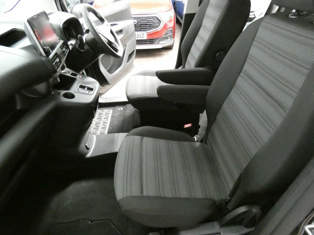 Vauxhall Combo-e Life 50Kwh Design Mpv 7.4Kw Charger  #41