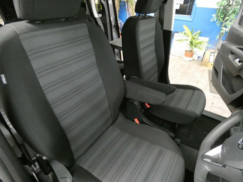 Vauxhall Combo-e Life 50Kwh Design Mpv 7.4Kw Charger  #9