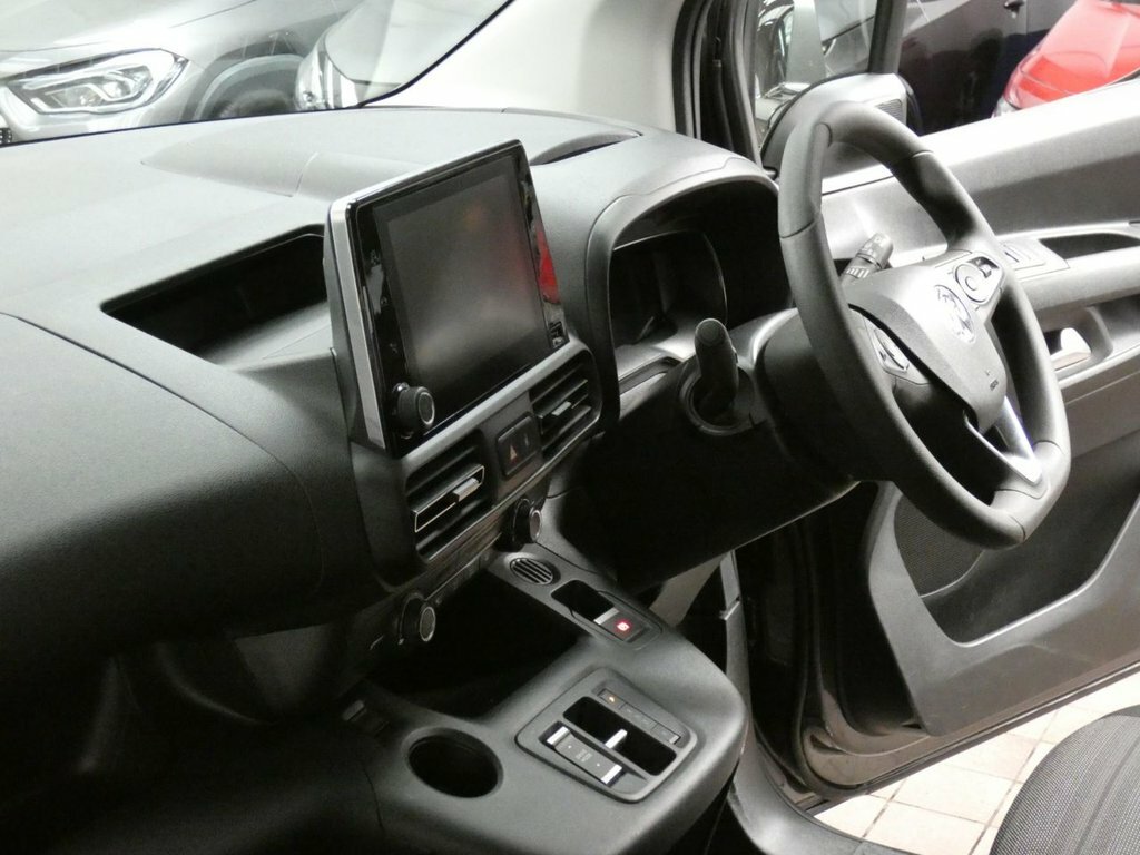 Vauxhall Combo-e Life 50Kwh Design Mpv 7.4Kw Charger  #8