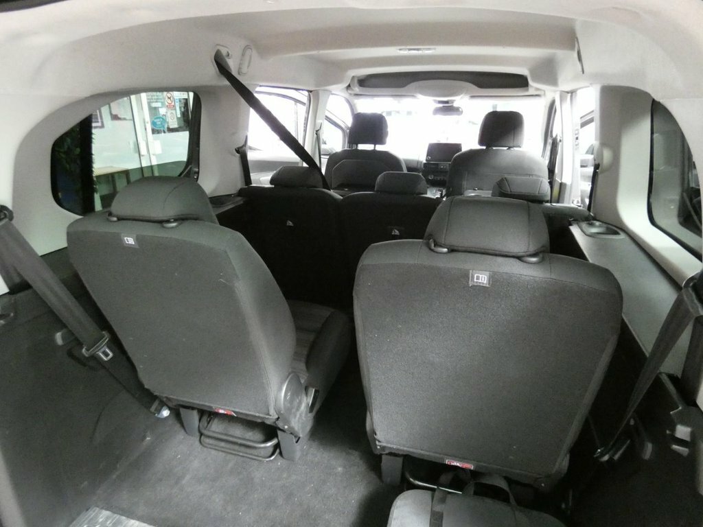 Vauxhall Combo-e Life 50Kwh Design Mpv 7.4Kw Charger  #17