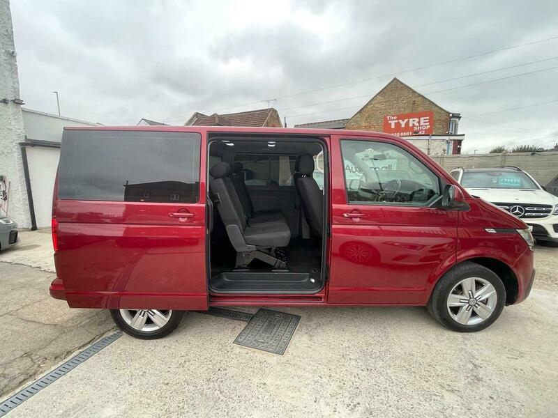 Volkswagen Transporter Shuttle T6.1 150 7 Speed Dsg 8 Seat Shuttle Se Lwb In Black #73