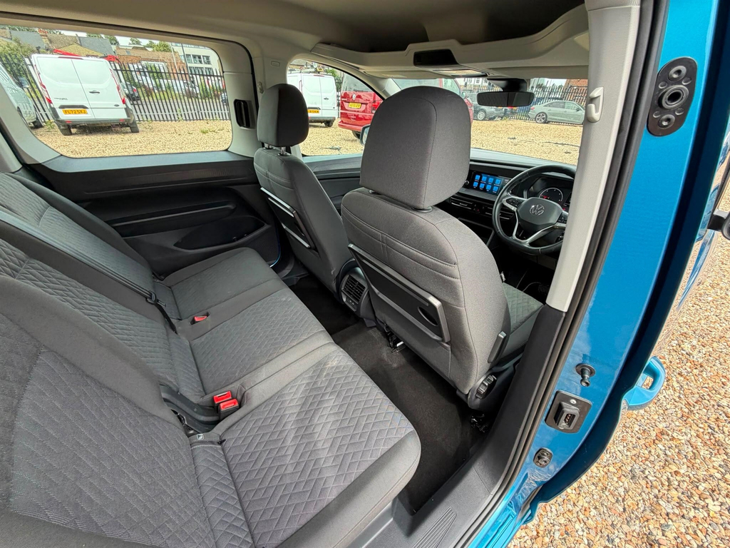 Volkswagen Caddy Maxi Life Maxi 2.0 Tdi 122 Life Dsg Red #60