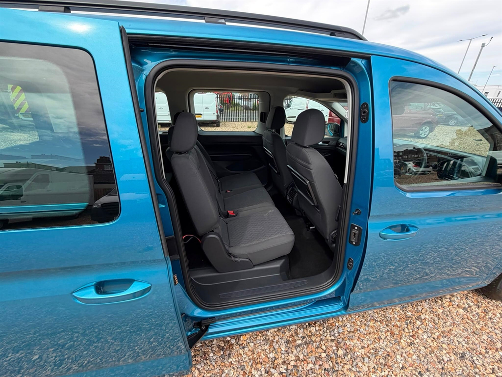 Volkswagen Caddy Maxi Life Maxi 2.0 Tdi 122 Life Dsg Red #59