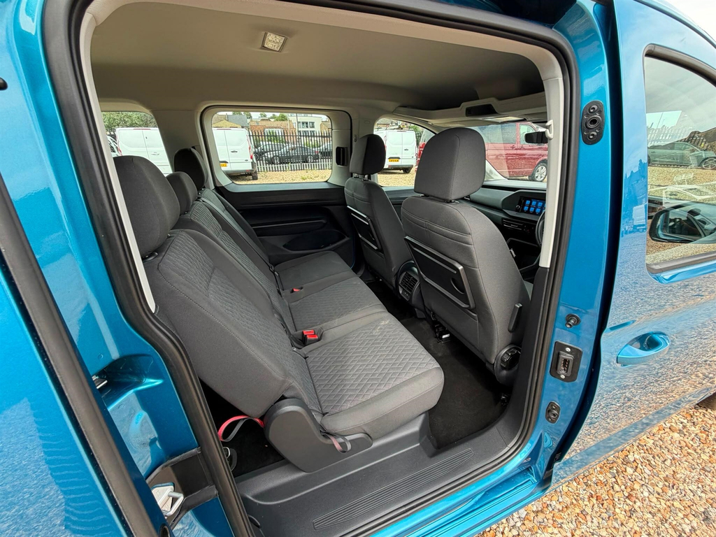 Volkswagen Caddy Maxi Life Maxi 2.0 Tdi 122 Life Dsg Red #62