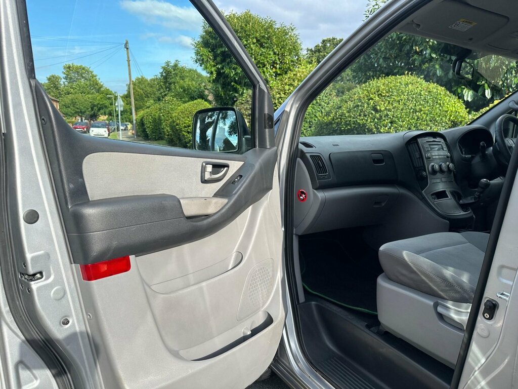 Hyundai I800 2.5 Style Crdi 8 Seater 5 Speed Silver #34