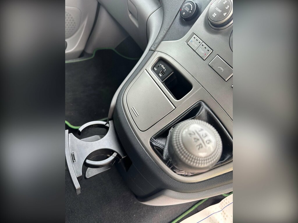 Hyundai I800 2.5 Style Crdi 8 Seater 5 Speed Silver #10