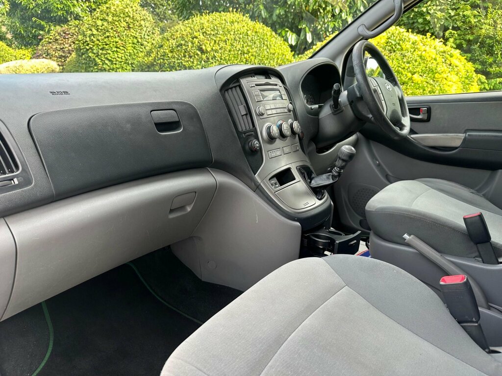 Hyundai I800 2.5 Style Crdi 8 Seater 5 Speed Silver #38