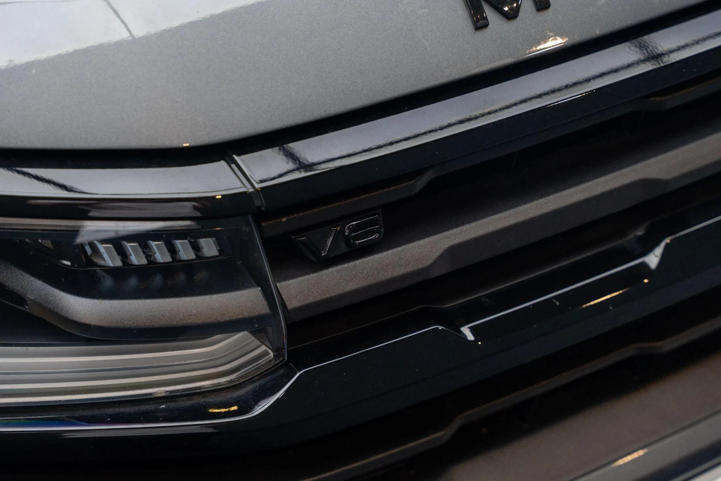 Volkswagen Amarok 2024 74 Style Black #35