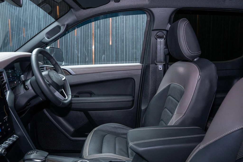 Volkswagen Amarok 2024 74 Style Black #43