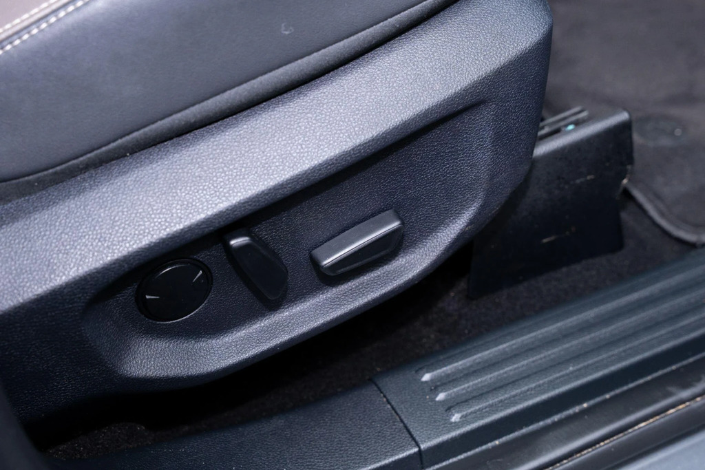 Volkswagen Amarok 2024 74 Style Black #38