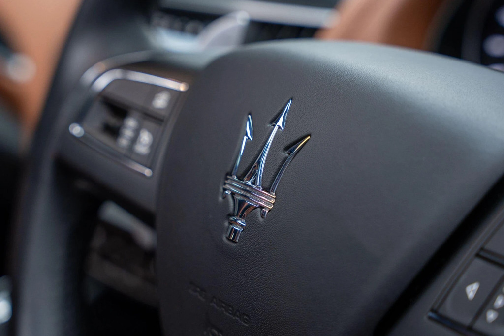Maserati Levante Hybrid Gt Blue #24