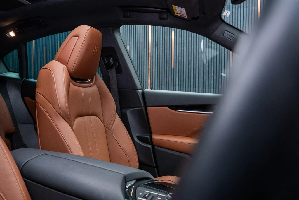 Maserati Levante Hybrid Gt Blue #32