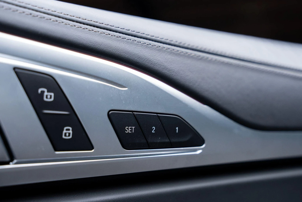 BMW 8 Series 840I M Sport Black #31