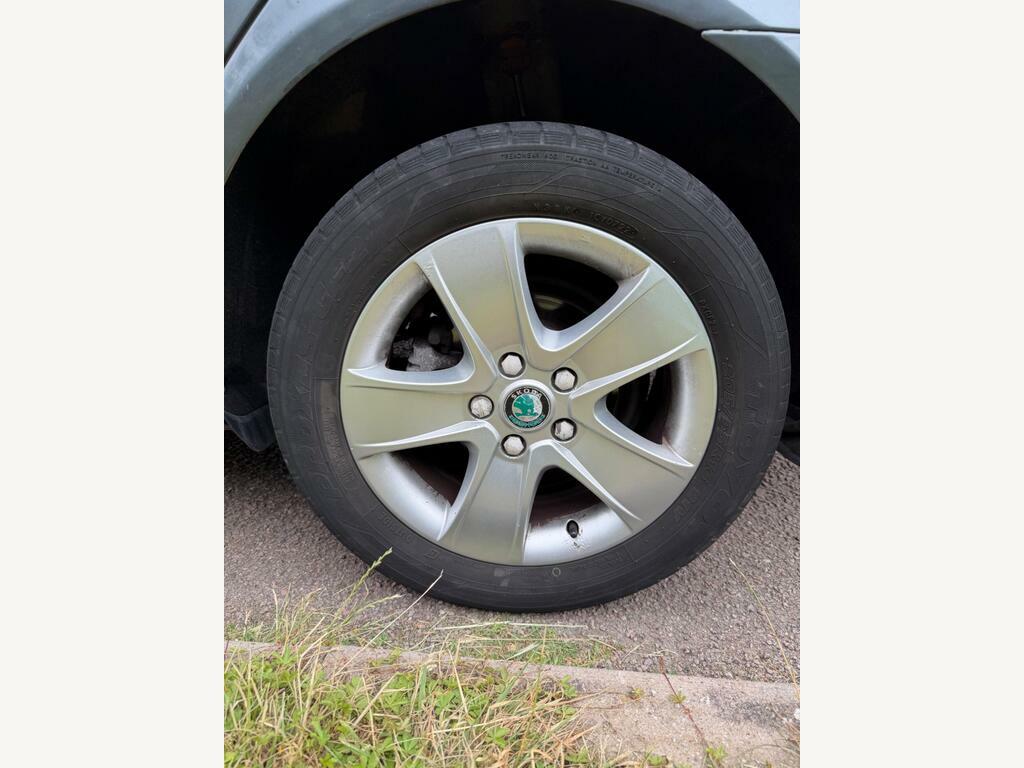 Skoda Octavia Scout Tdi Cr 5-Door Black #22