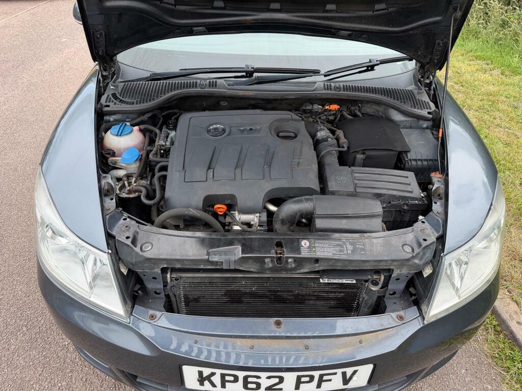 Skoda Octavia Scout Tdi Cr 5-Door Black #20