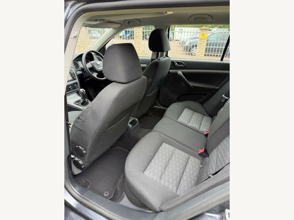 Skoda Octavia Scout Tdi Cr 5-Door Black #16