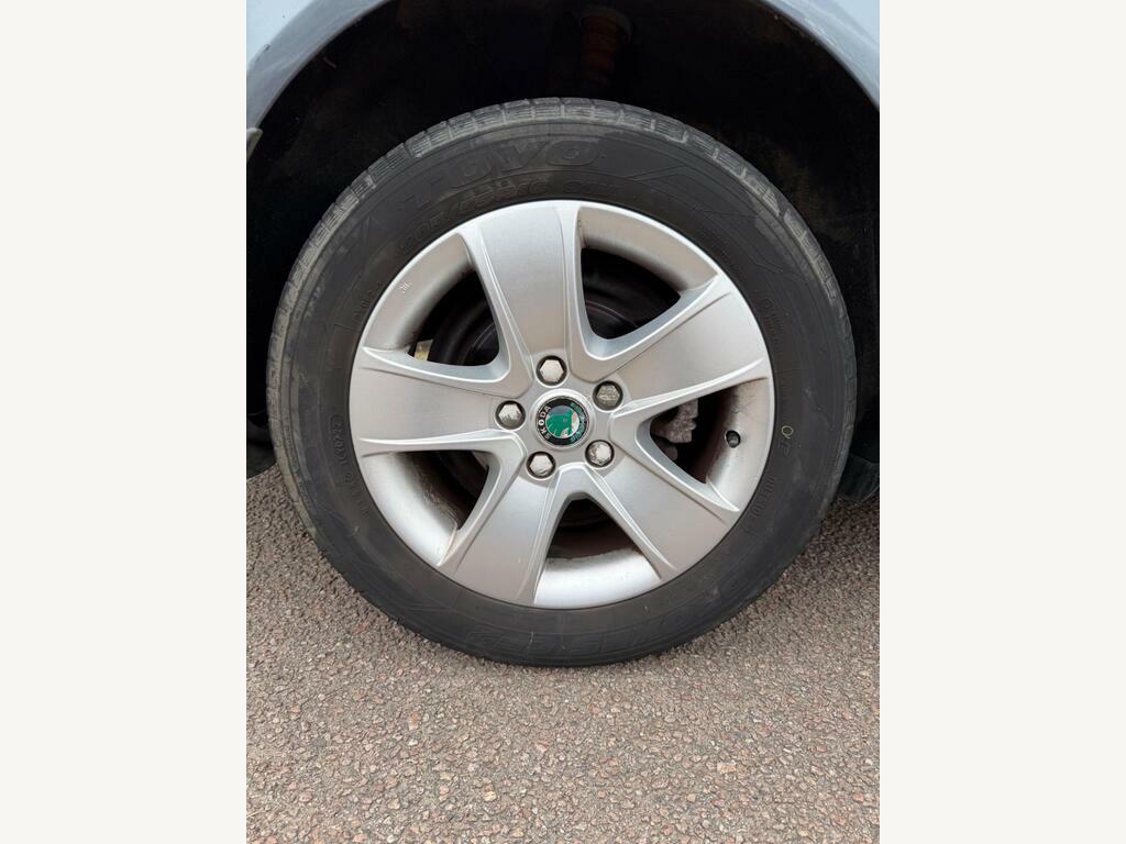 Skoda Octavia Scout Tdi Cr 5-Door Black #21