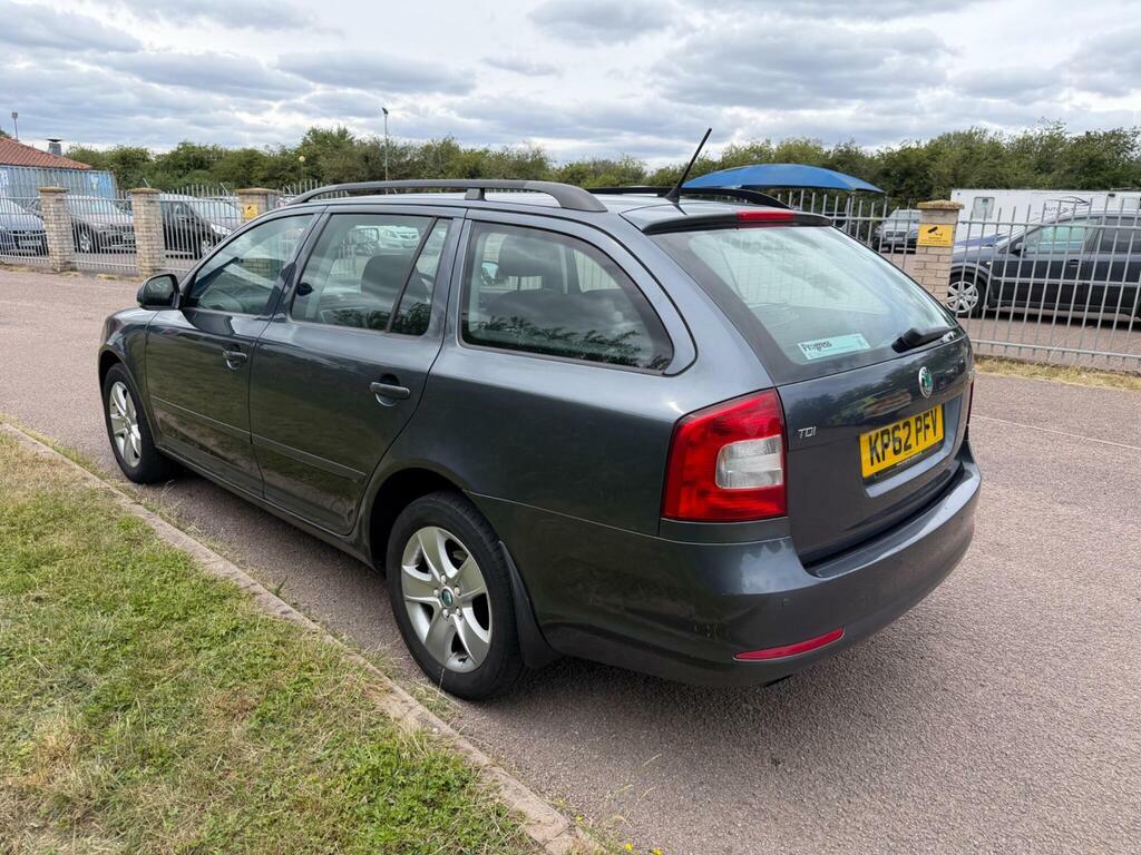 Skoda Octavia 1.6 Tdi Se Euro 5 Grey #4