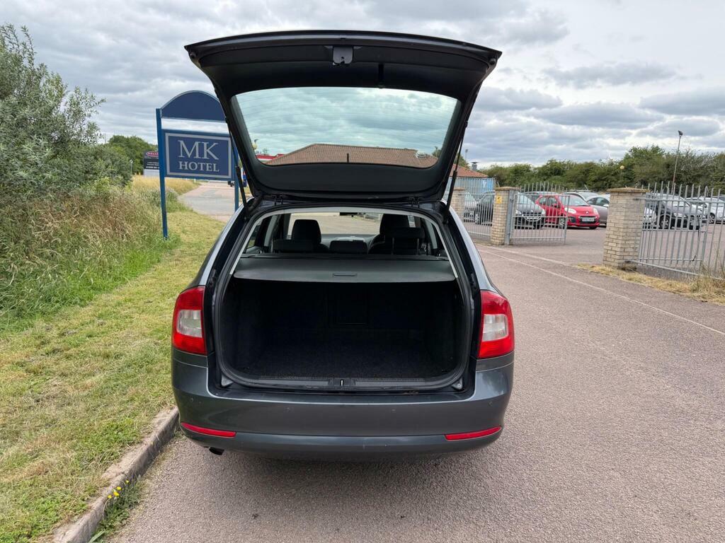 Skoda Octavia Scout Tdi Cr 5-Door Black #17