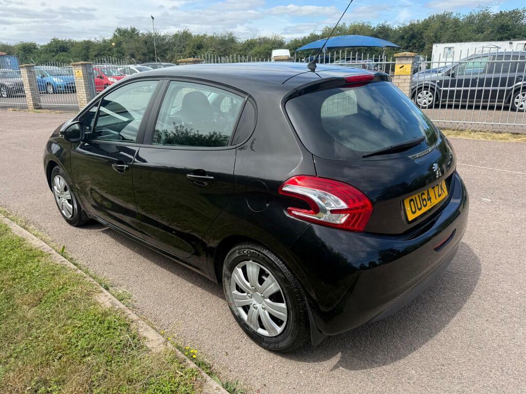 Peugeot 208 1.2 Vti Puretech Access Euro 5 Black #4
