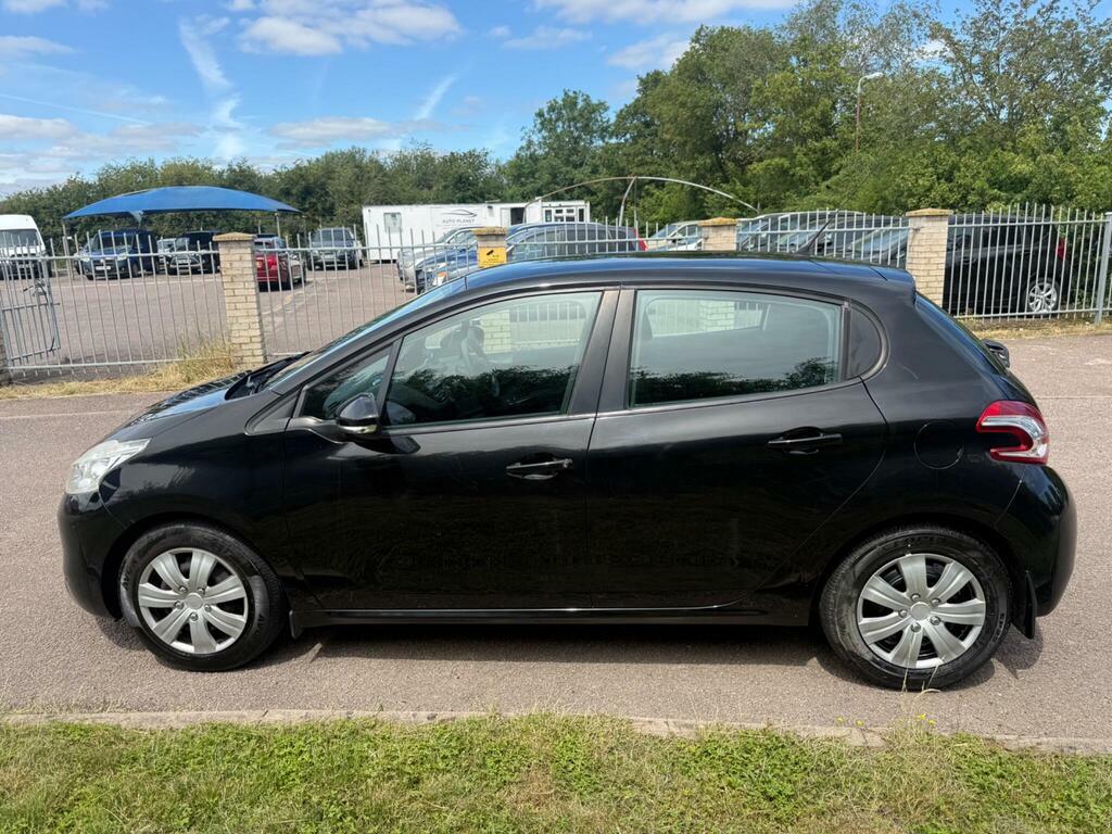 Peugeot 208 1.2 Vti Puretech Access Euro 5 Black #5