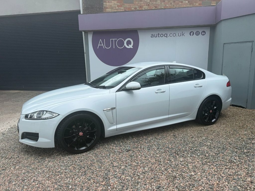 Jaguar XF 2.2L R-sport Black White #6