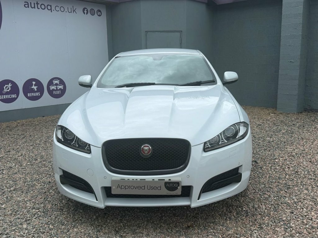 Jaguar XF 2.2L R-sport Black White #2