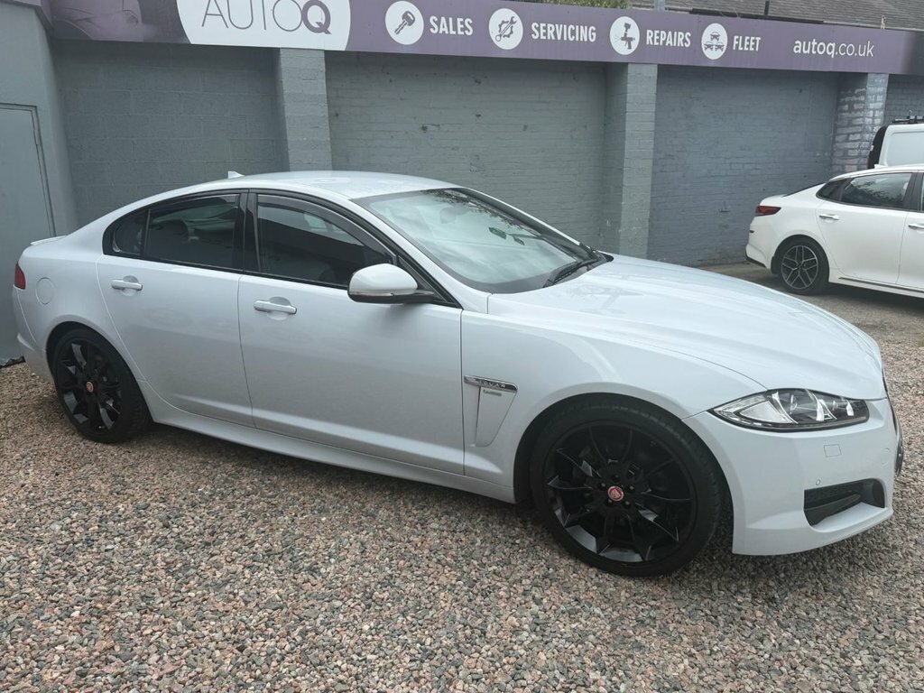 Jaguar XF 2.2L R-sport Black White #5