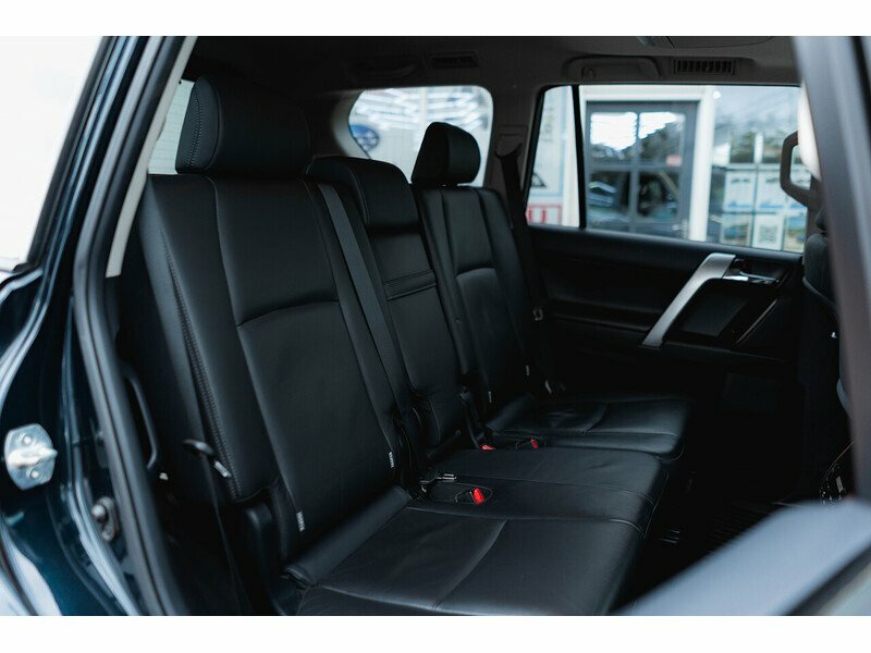Toyota Land Cruiser D-4d Icon White #22