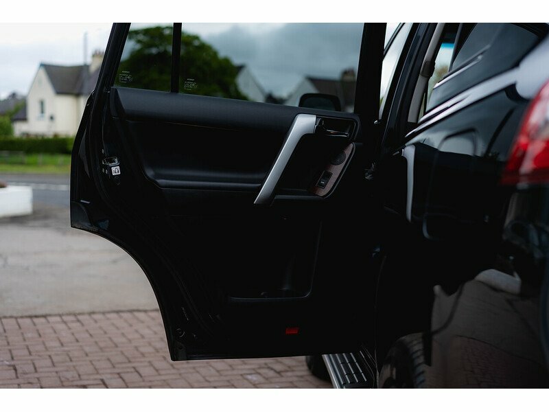 Toyota Land Cruiser D-4d Icon White #20