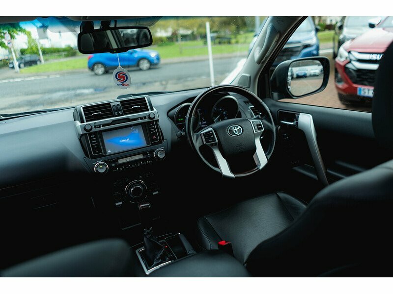 Toyota Land Cruiser D-4d Icon White #27