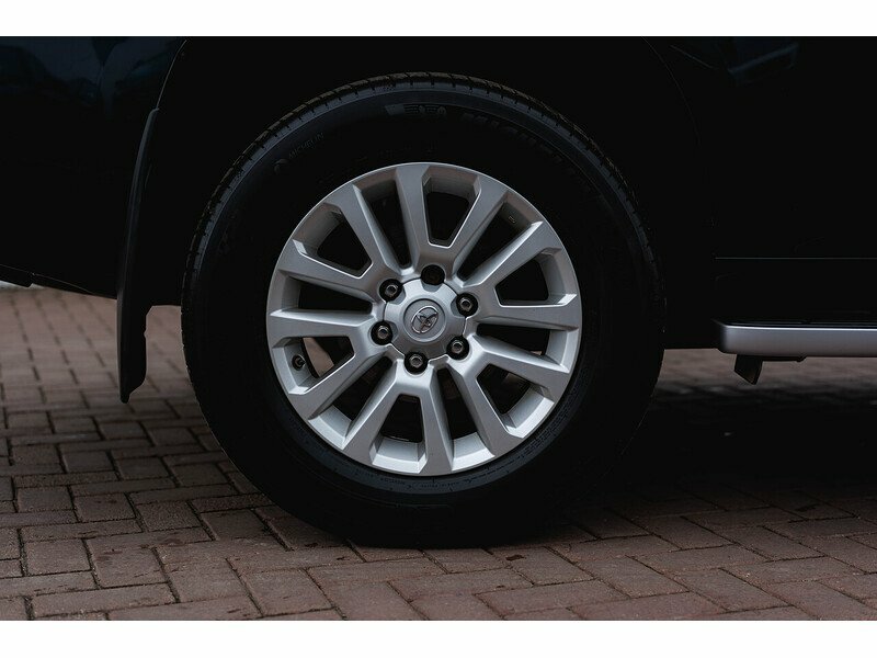 Toyota Land Cruiser D-4d Icon White #15
