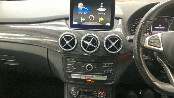Mercedes-Benz B Class 1.5L Amg Line Red #6