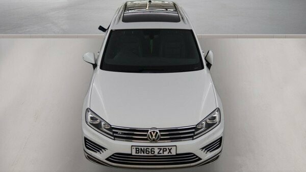Volkswagen Touareg 3L R-line White #2