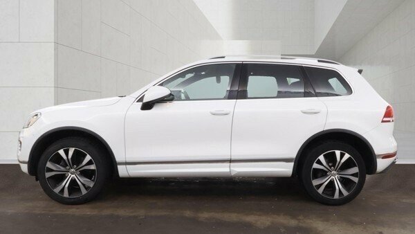 Volkswagen Touareg 3L R-line White #4
