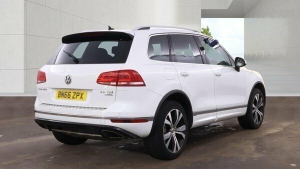 Volkswagen Touareg 3L R-line White #3
