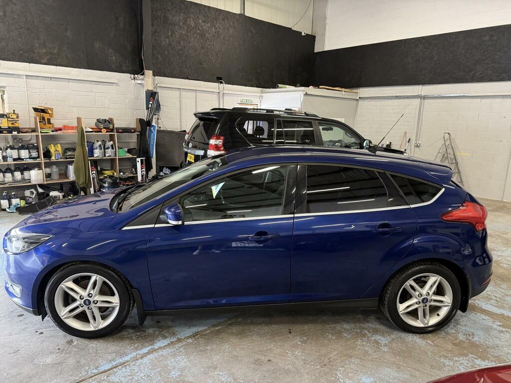 Ford Focus Hatchback 1.0 T Ecoboost Zetec 2015 XJZ3202 Blue #4