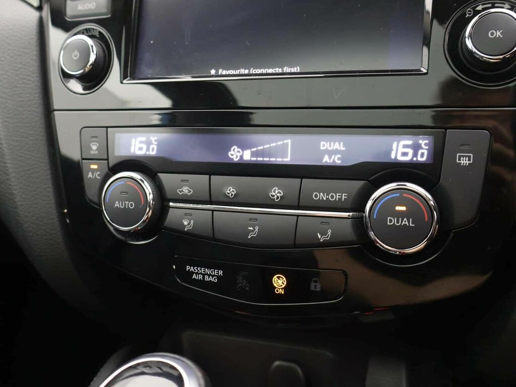 Nissan Qashqai 1.3 Dig-t Acenta Premium White #19