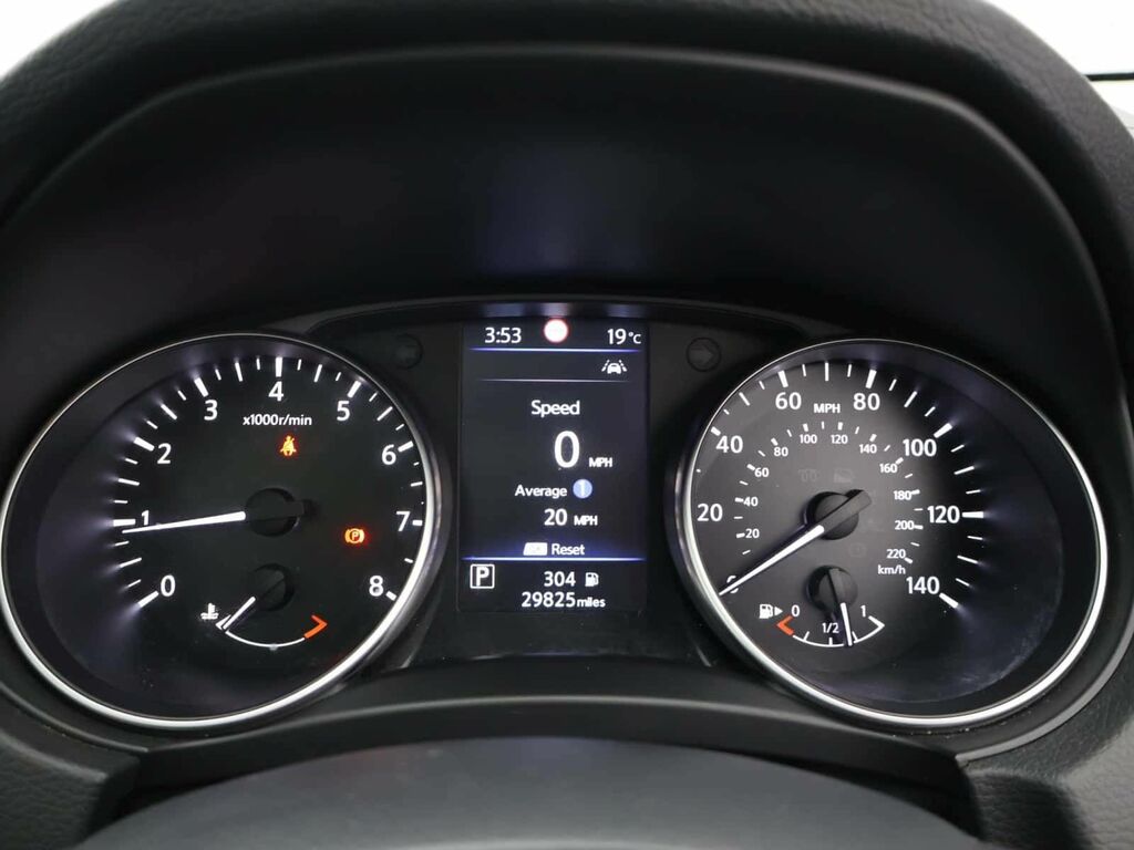 Nissan Qashqai 1.3 Dig-t Acenta Premium White #12