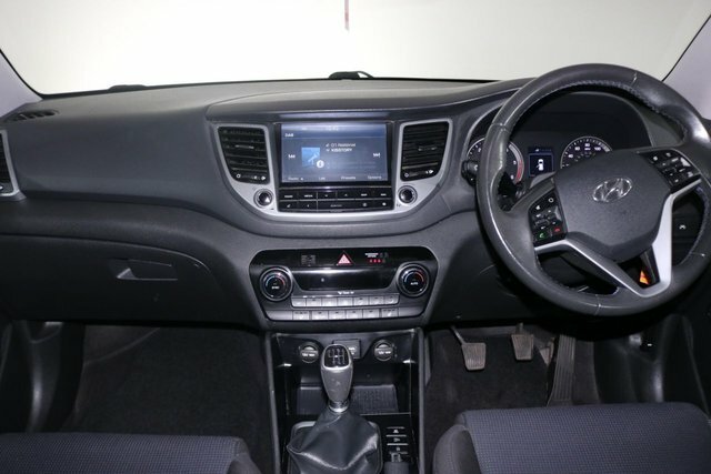 Hyundai Tucson 1.7 Crdi Blue Drive S 2Wd Black #3